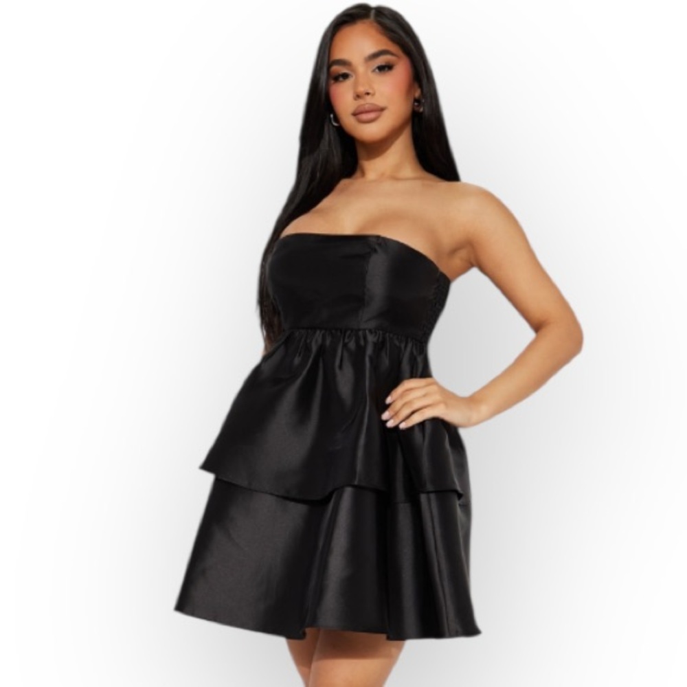 New Fashion Nova Elegant Black Strapless Tired Mini Glam Dress Size Small